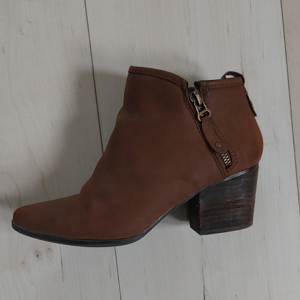 Brown Ankle Boots with Side Zipper and Stacked Heel